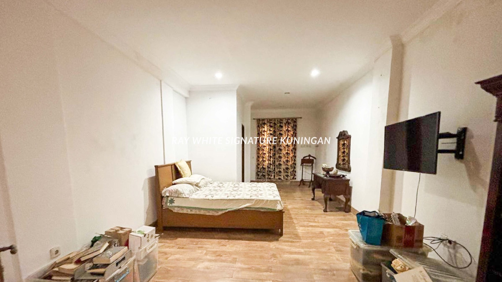 Rumah Hunian Tenang Lokasi Prime di Jl Dukuh Patra