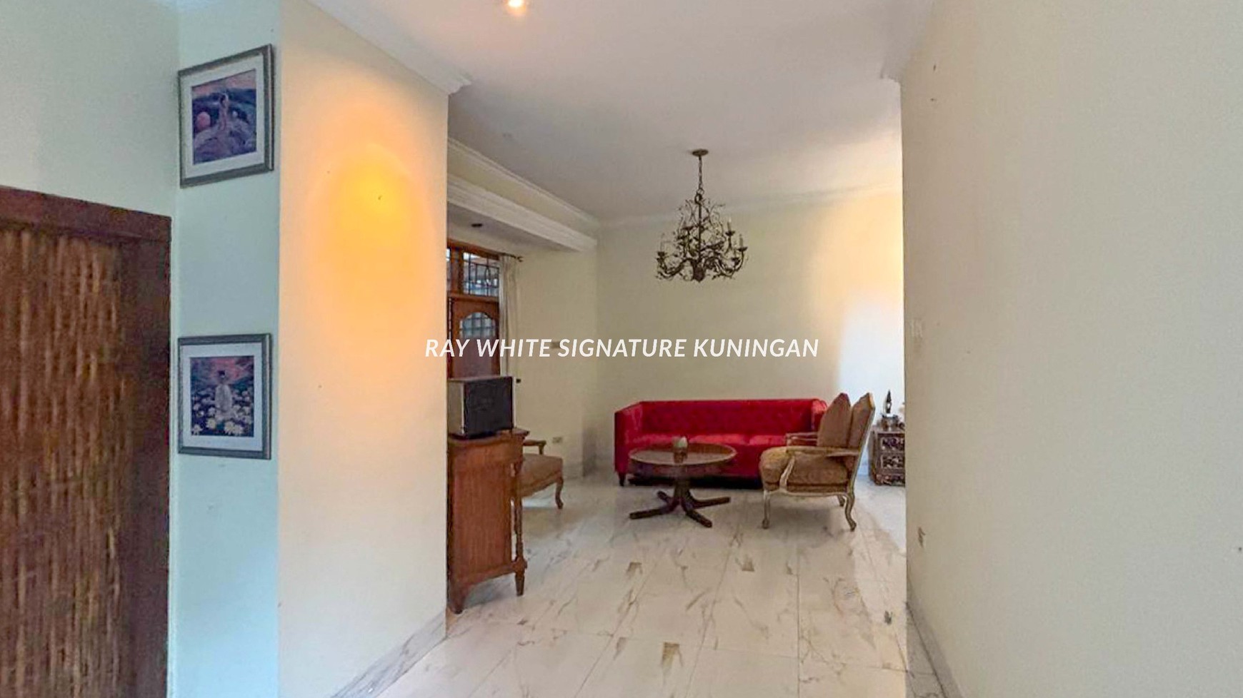 Rumah Hunian Tenang Lokasi Prime di Jl Dukuh Patra