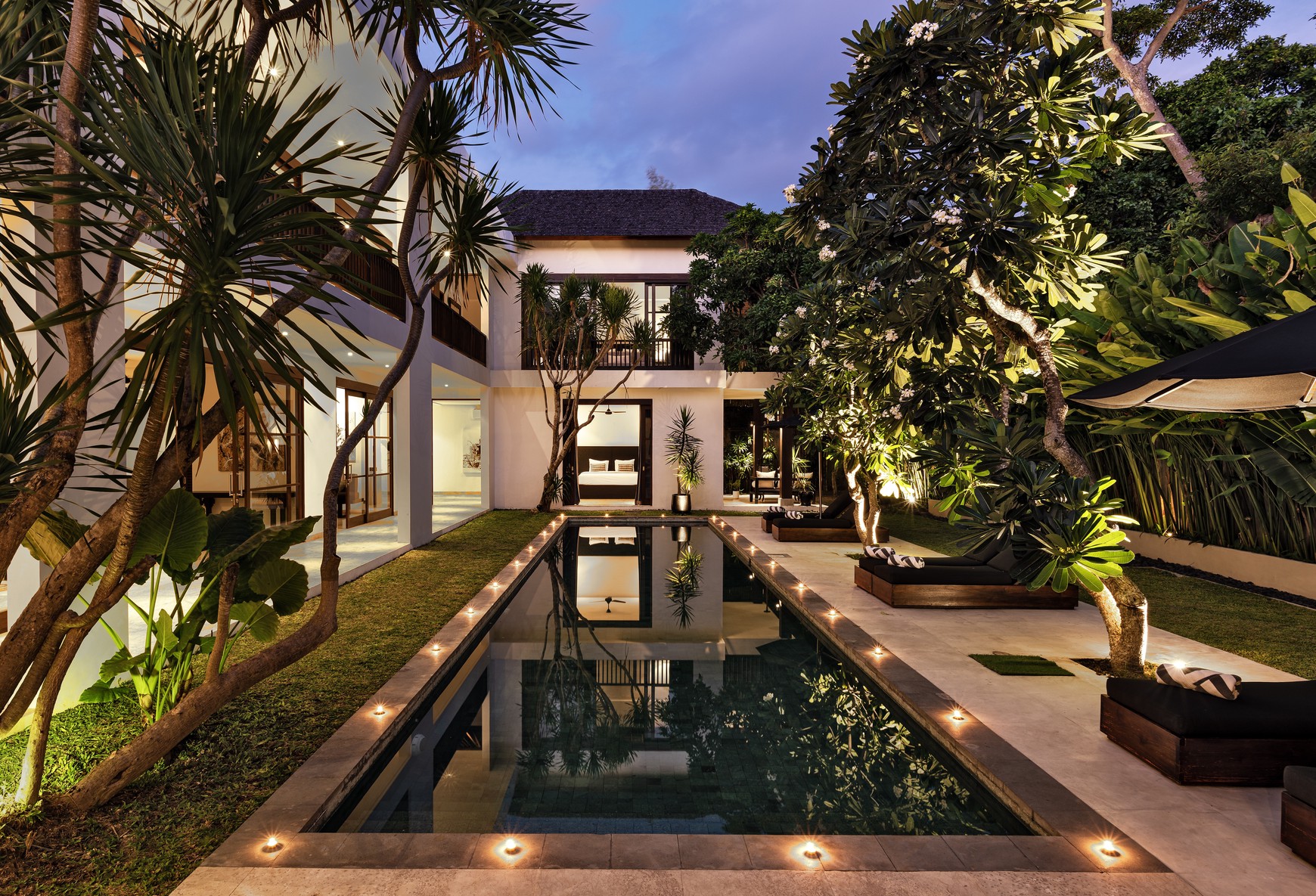Leasehold - Grand Luxury Villa on One of the Largest Beachside Plots In Petitenget, Seminyak