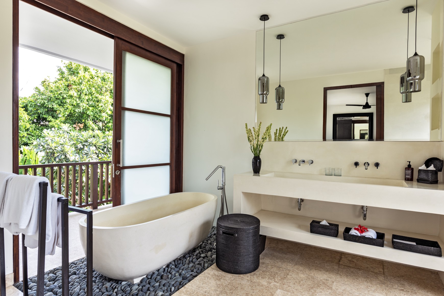 Leasehold - Grand Luxury Villa on One of the Largest Beachside Plots In Petitenget, Seminyak