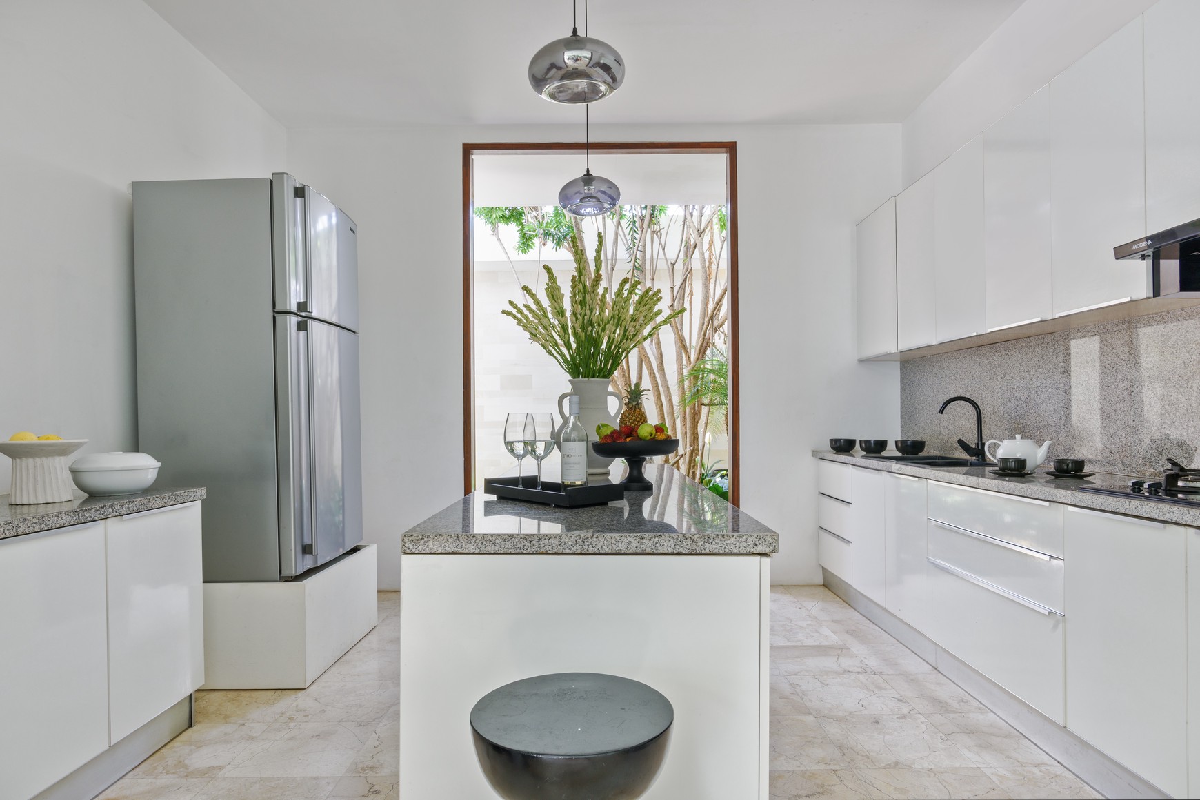 Leasehold - Grand Luxury Villa on One of the Largest Beachside Plots In Petitenget, Seminyak