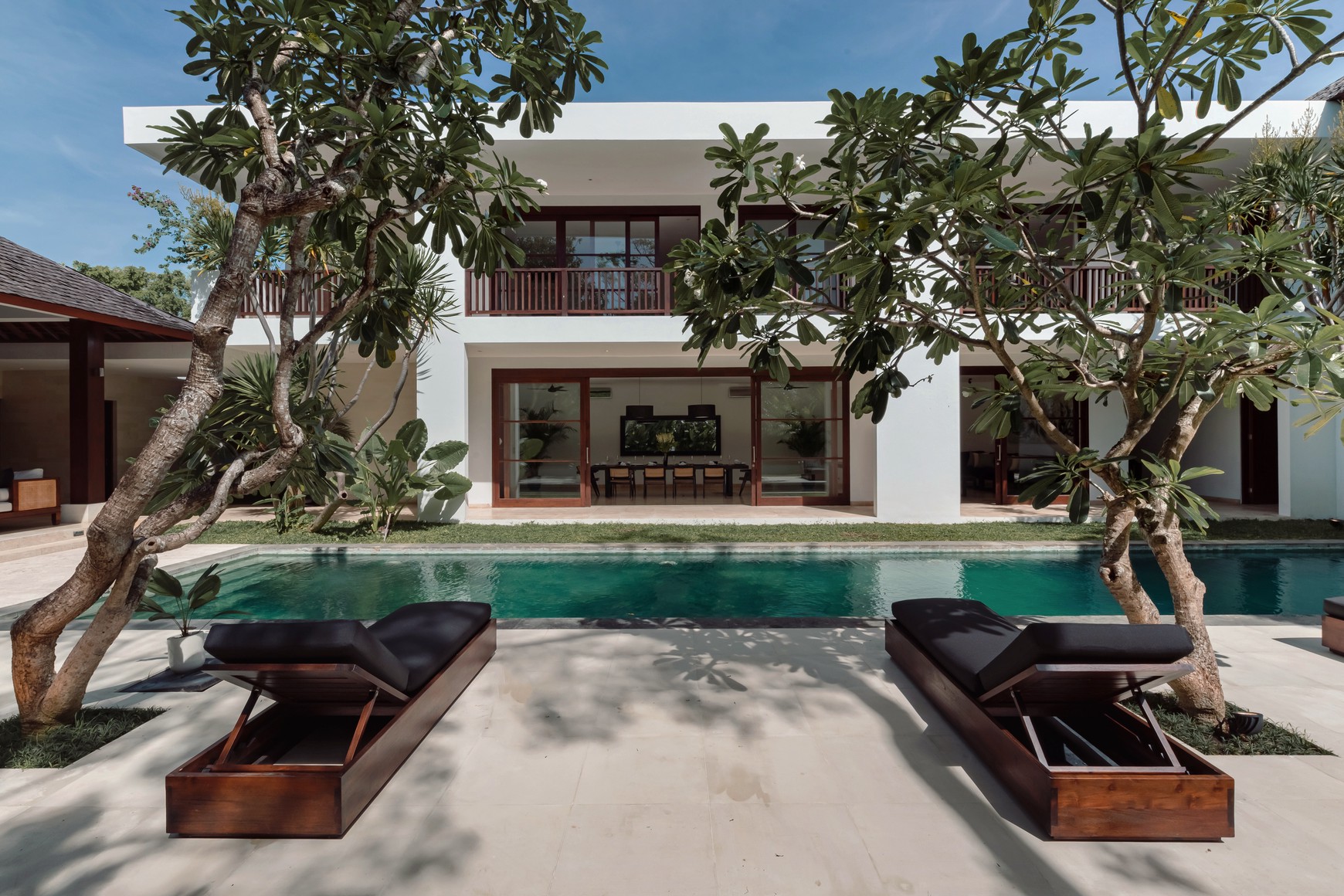 Leasehold - Grand Luxury Villa on One of the Largest Beachside Plots In Petitenget, Seminyak
