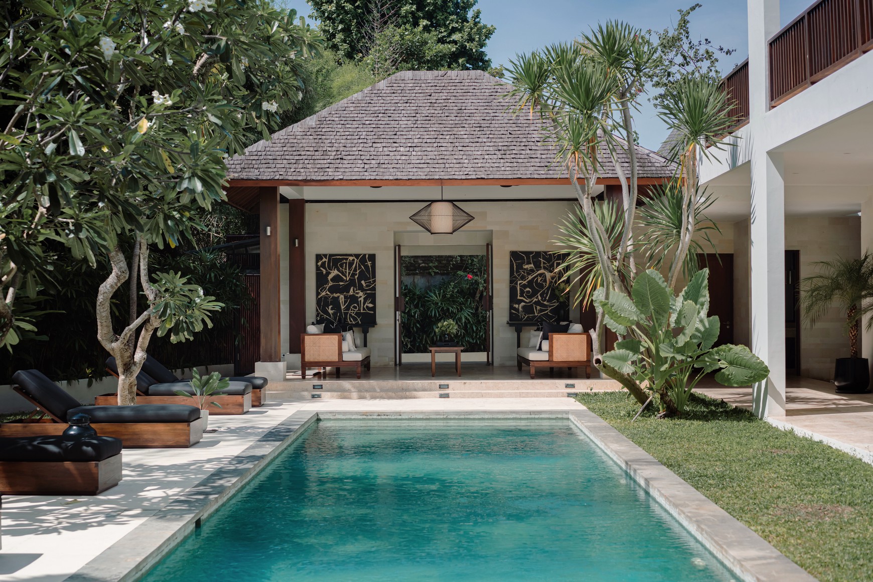 Leasehold - Grand Luxury Villa on One of the Largest Beachside Plots In Petitenget, Seminyak