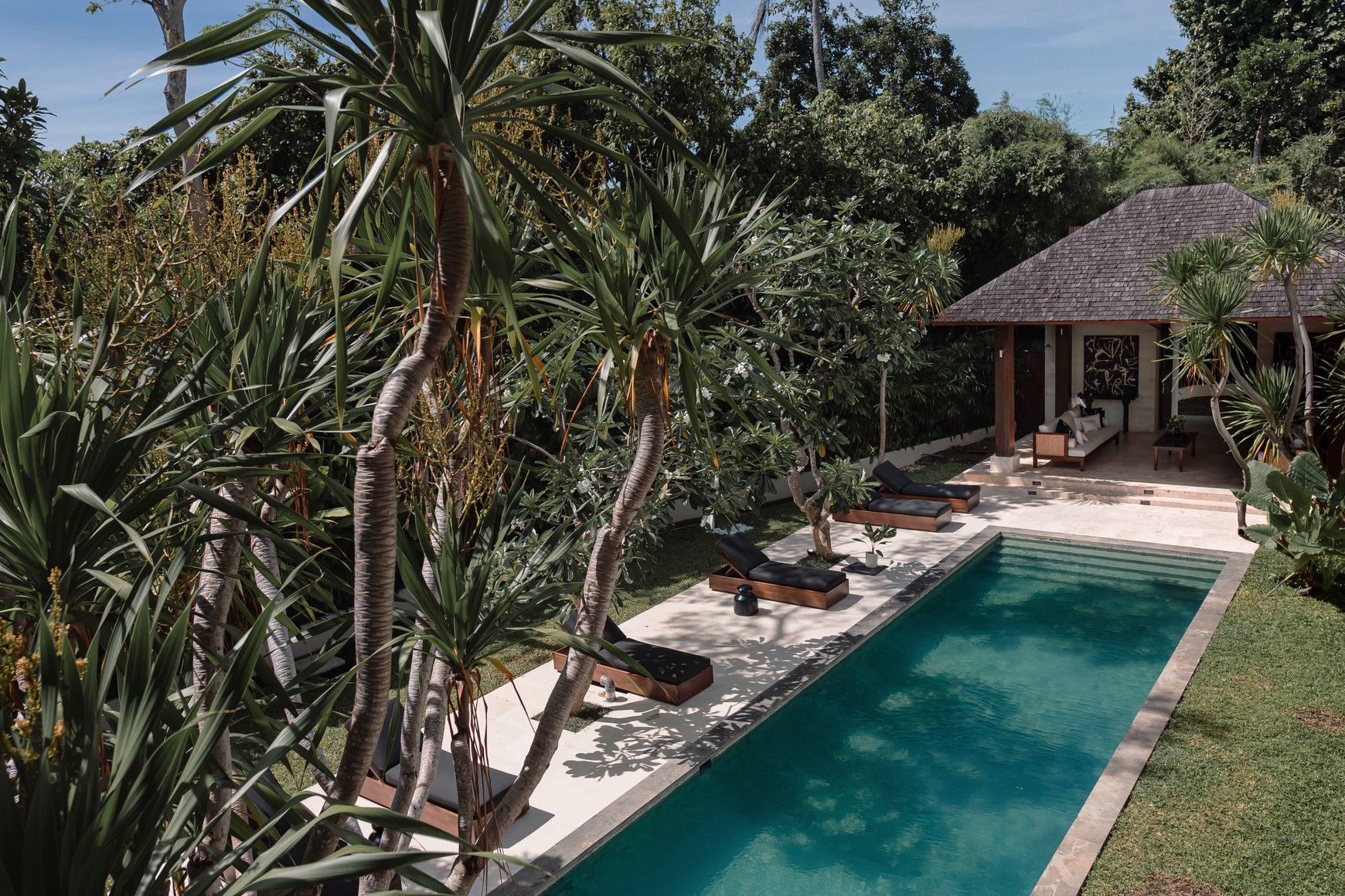 Leasehold - Grand Luxury Villa on One of the Largest Beachside Plots In Petitenget, Seminyak