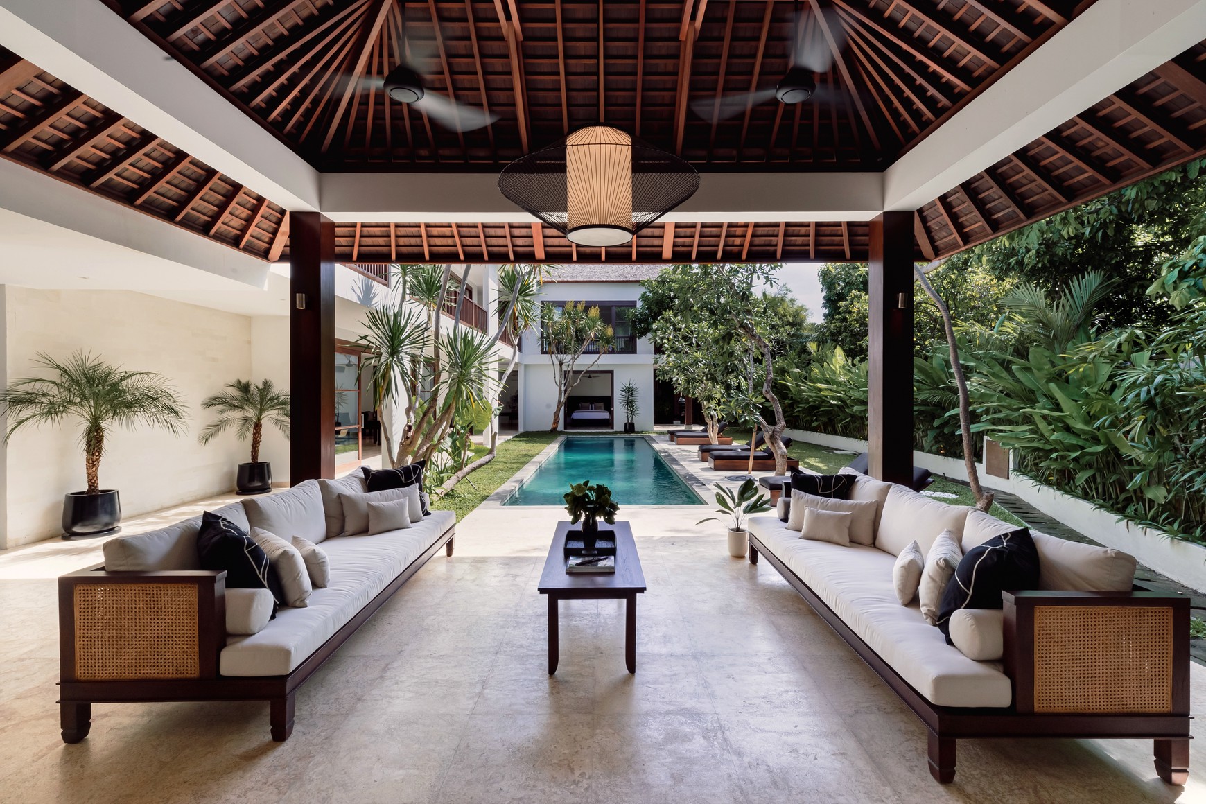 Leasehold - Grand Luxury Villa on One of the Largest Beachside Plots In Petitenget, Seminyak