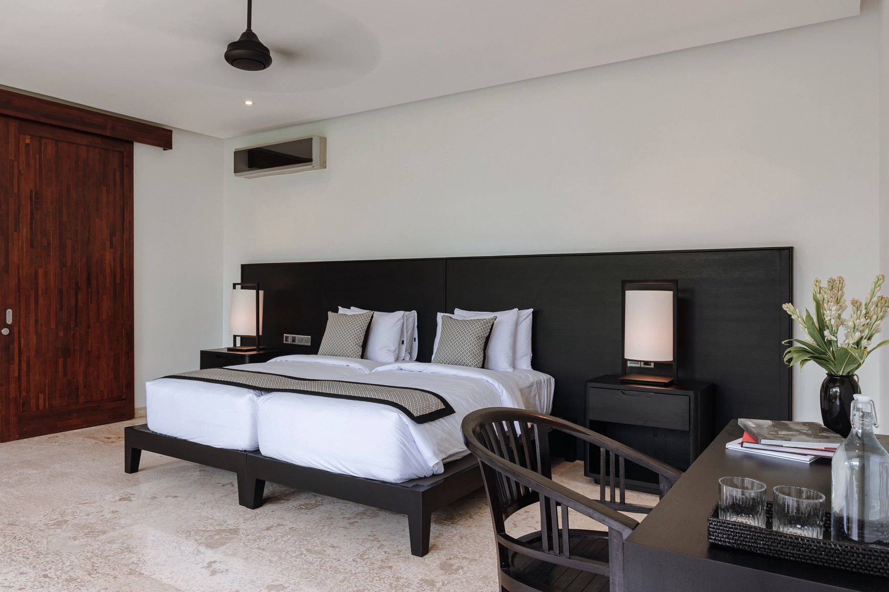 Leasehold - Grand Luxury Villa on One of the Largest Beachside Plots In Petitenget, Seminyak