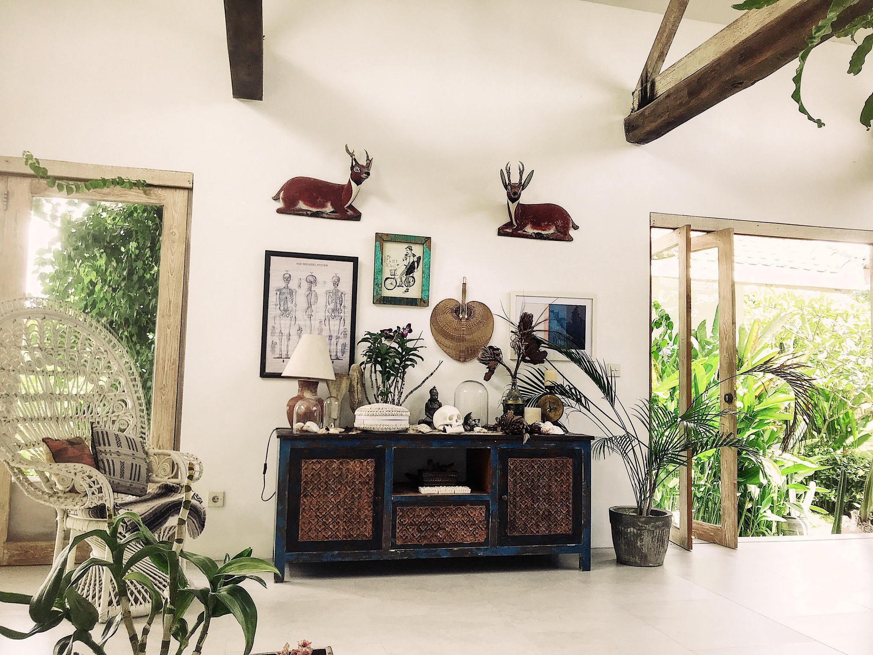Freehold - Tropical Oasis with Private Villas, Large Garden & Pool in Canggu, Bali
