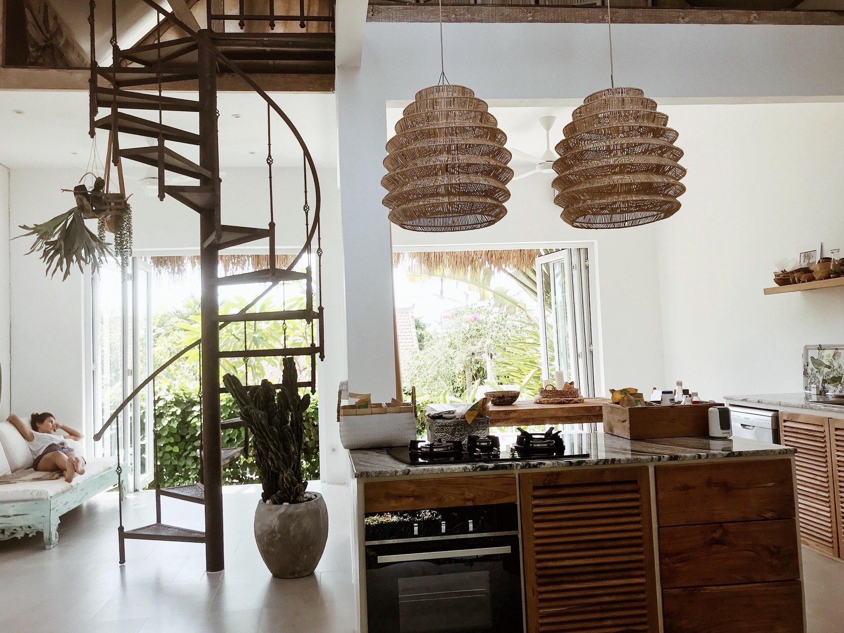 Freehold - Tropical Oasis with Private Villas, Large Garden & Pool in Canggu, Bali