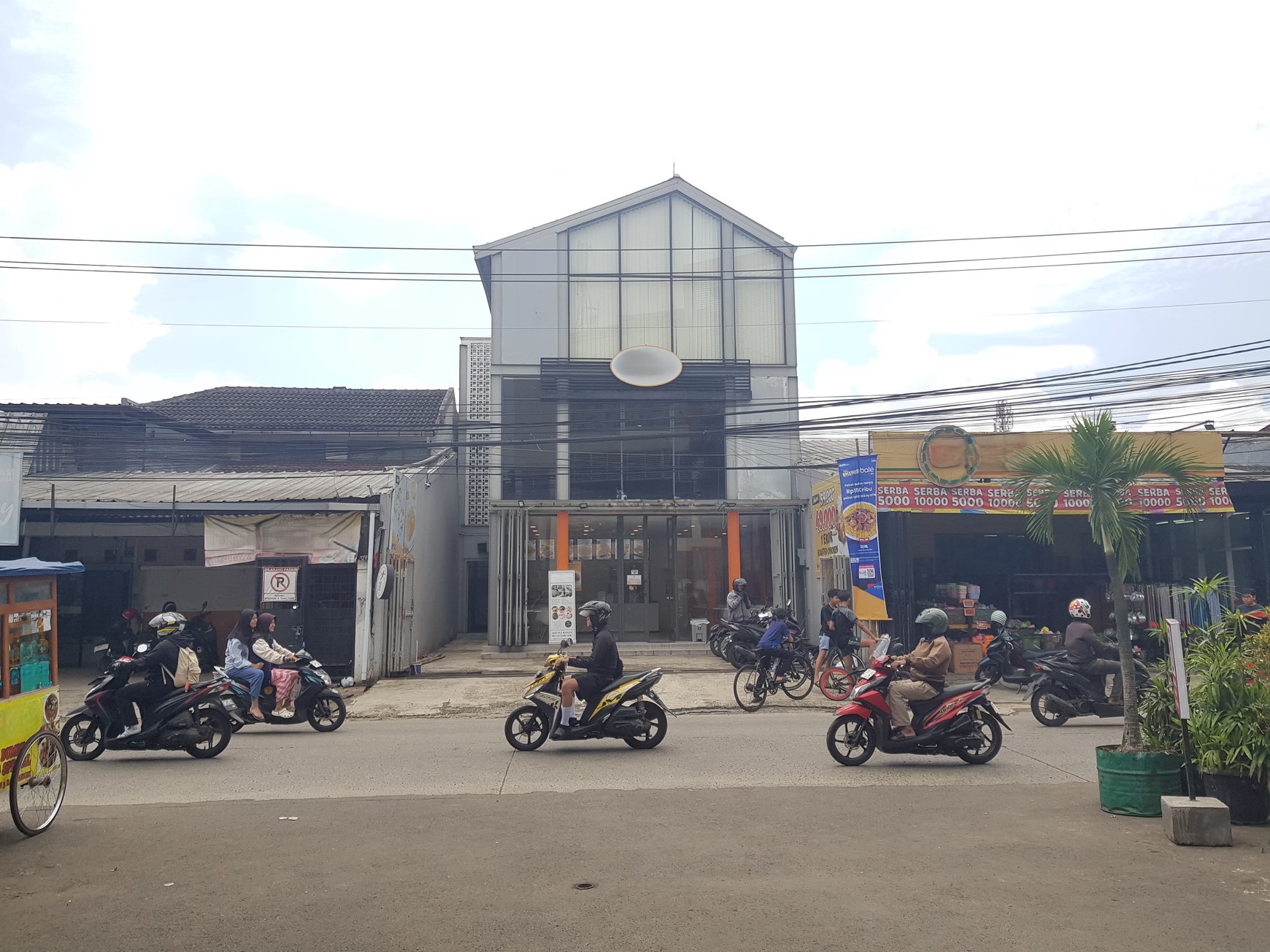 Ruko Produktif Hanya Selangkah Dari Griya Antapani Bandung