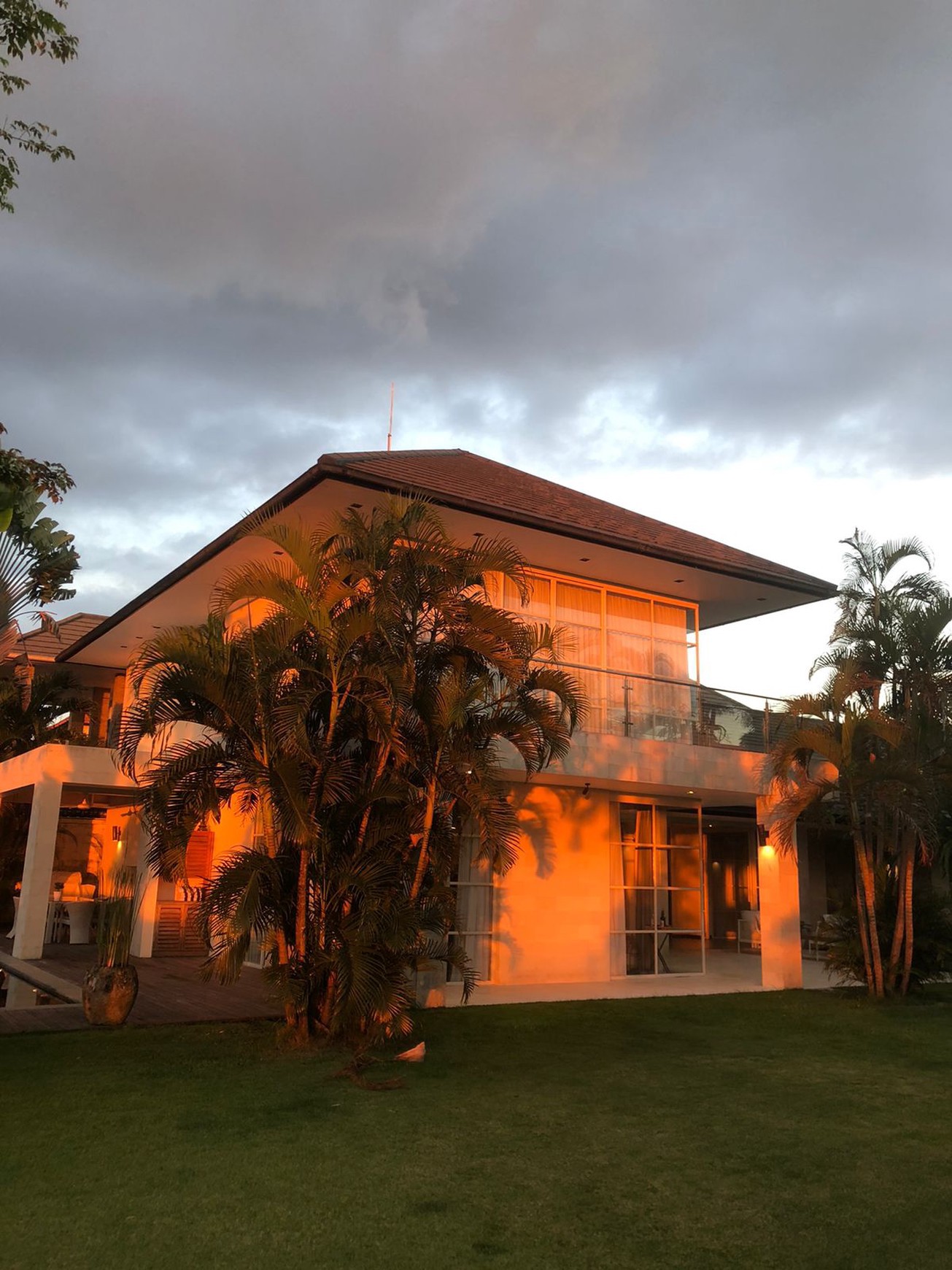 Villa for Sale Freehold - Exquisite Private Estate with Ricefield and Breathtaking Sunsets view in Munggu, Bali