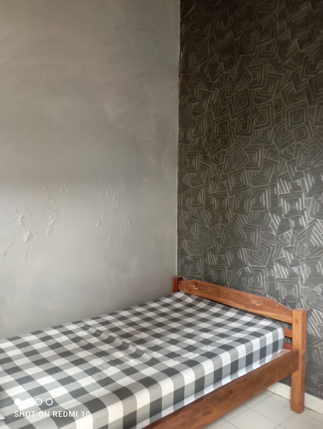 Disewakan Rumah Tinggal Furnish 6 Kamar Lokasi Dekat Pasar Kolombo 