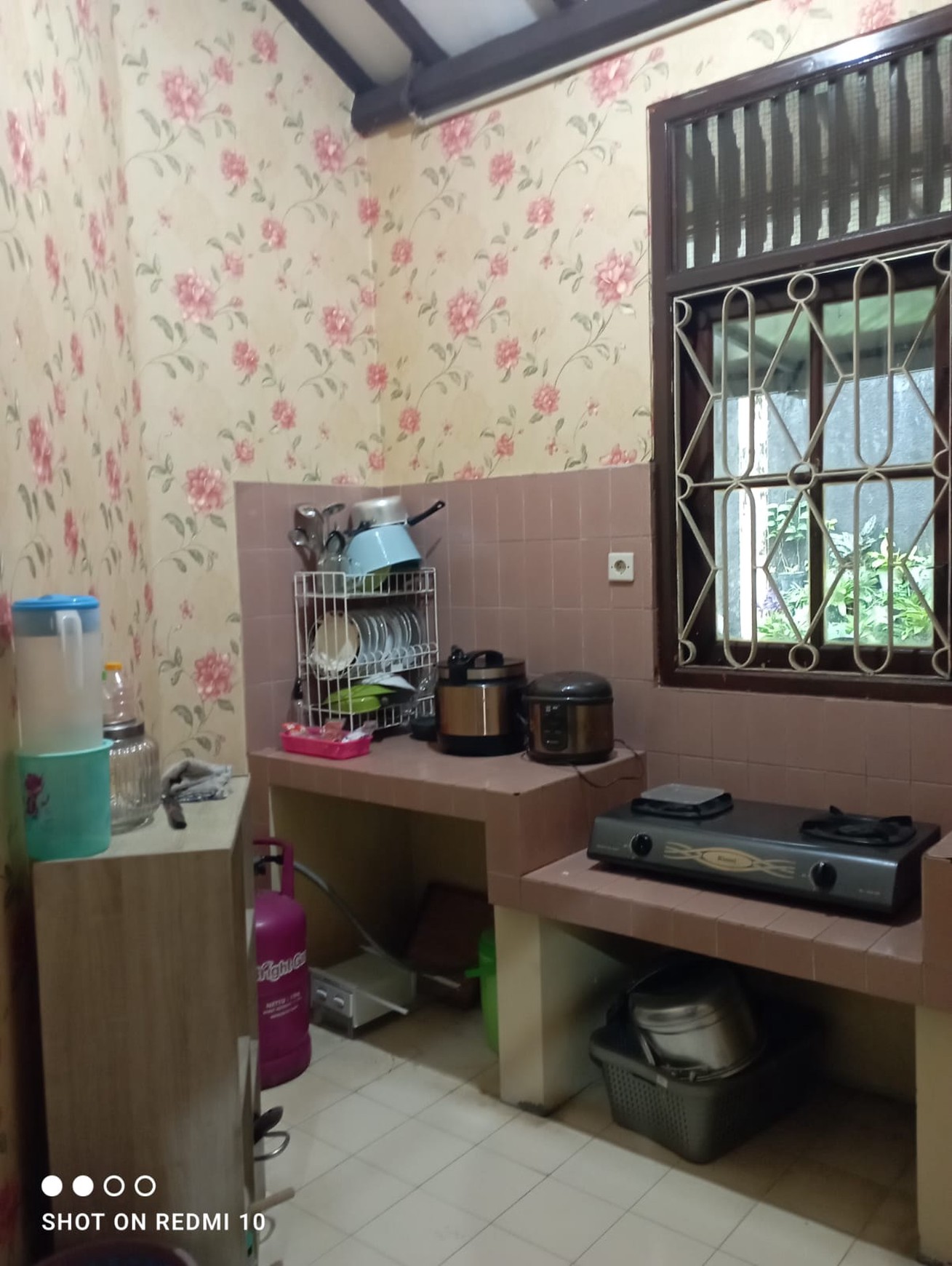 Disewakan Rumah Tinggal Furnish 6 Kamar Lokasi Dekat Pasar Kolombo 