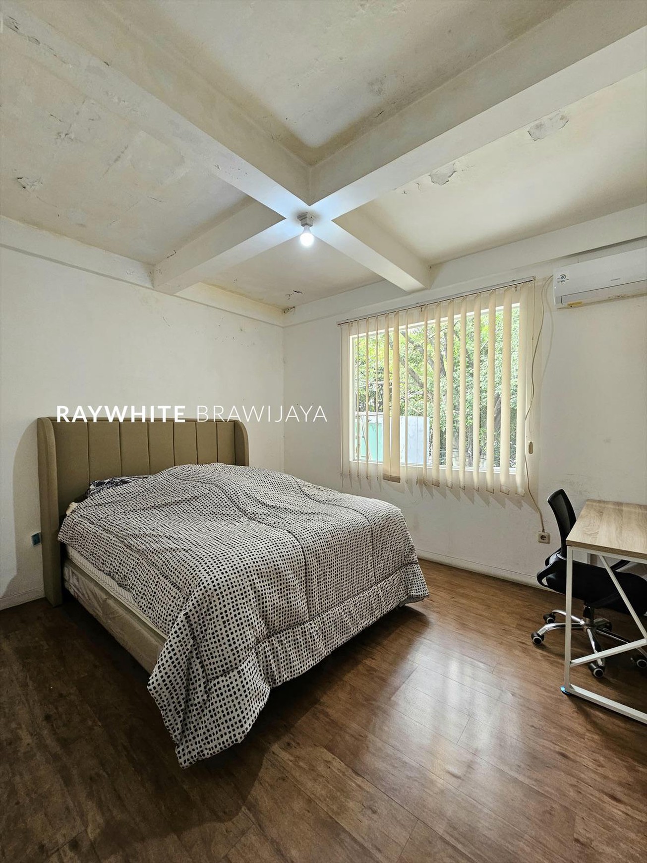 Rumah Bangunan 2 Lantai Cocok Untuk Usaha Lokasi Strategis Area Kerinci Kebayoran Baru