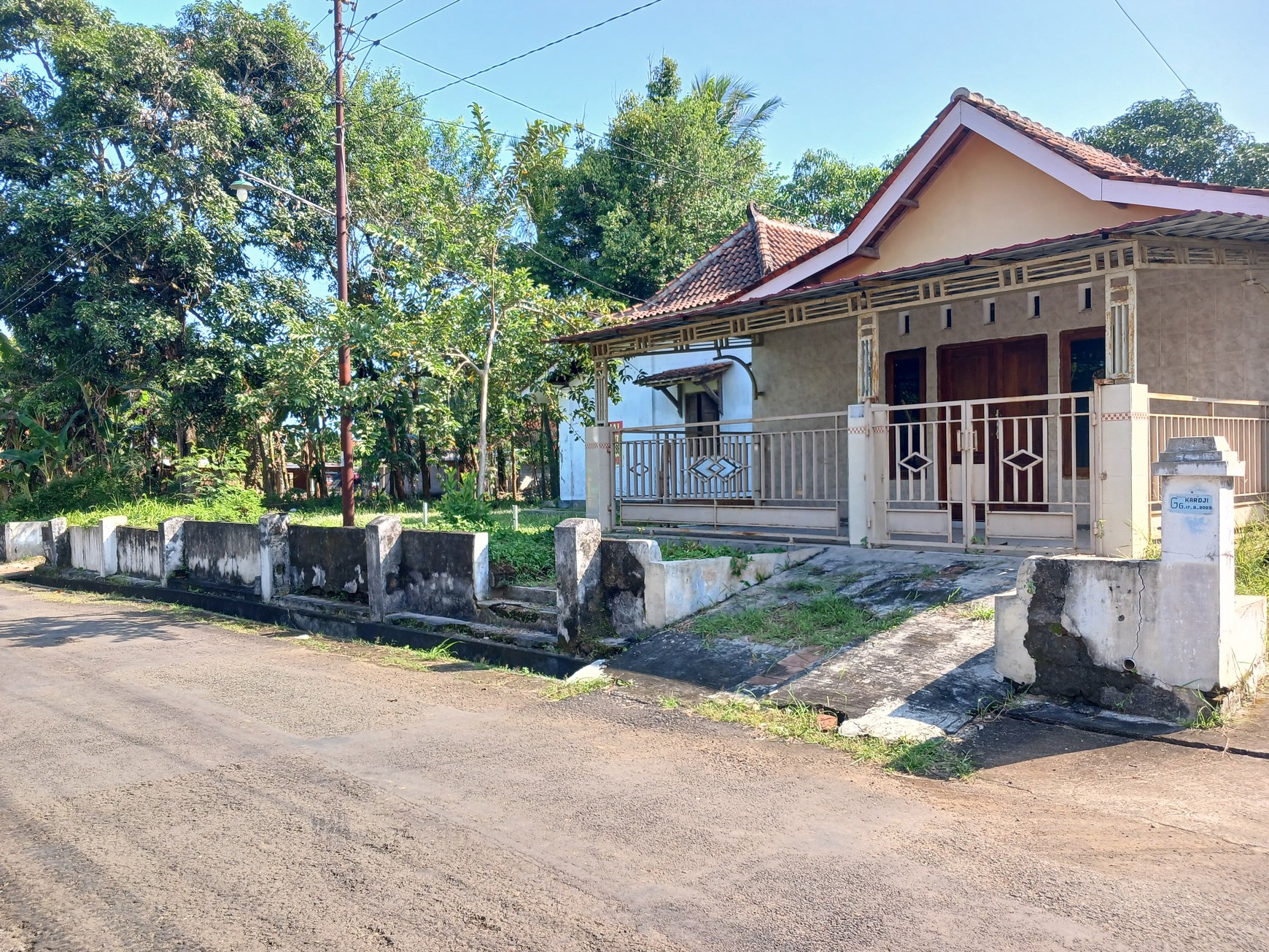 Rumah Dengan Halaman Luas Tanah Posisi Hook Berada di Bandung, Kutoarjo