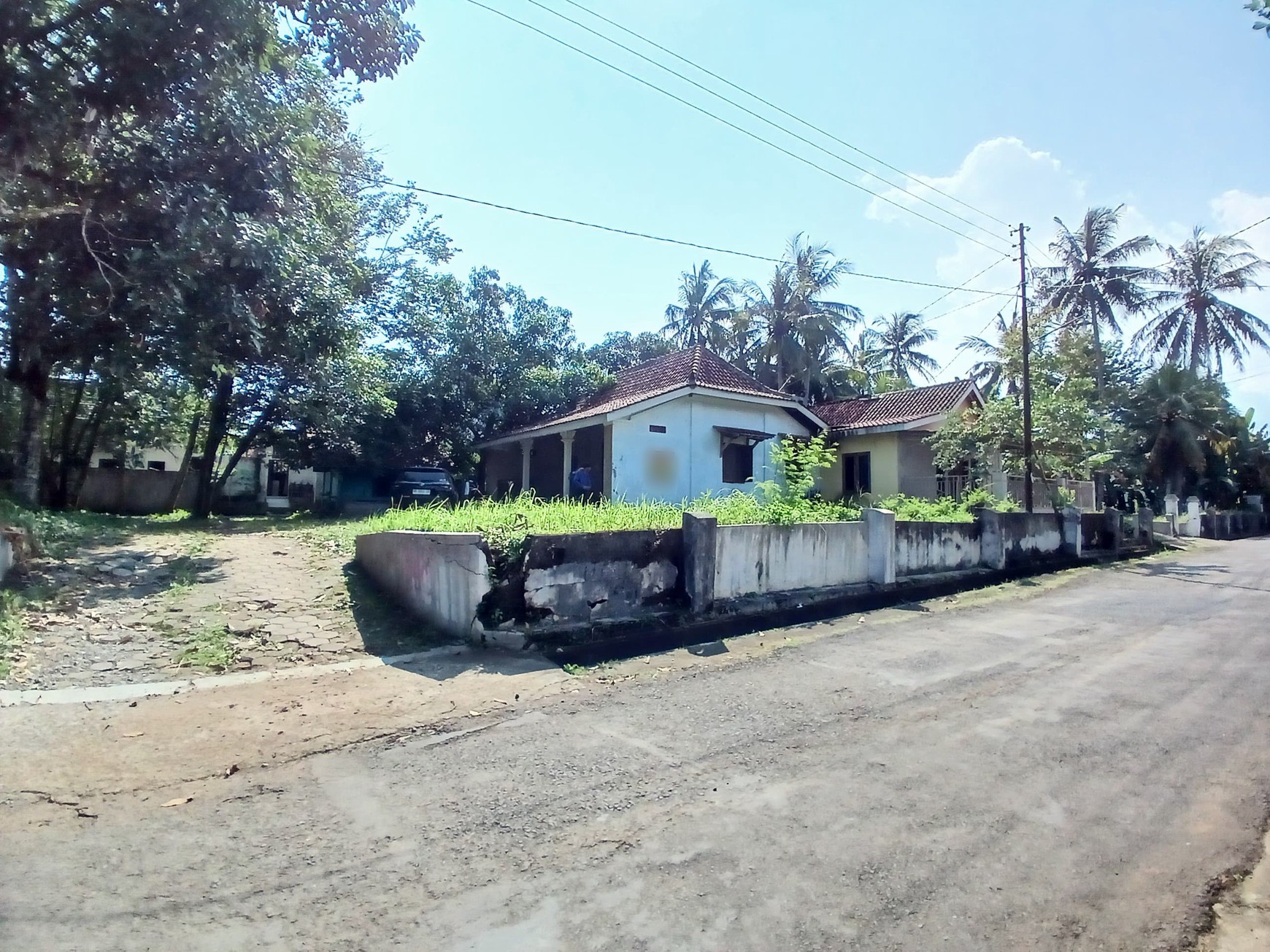 Rumah Dengan Halaman Luas Tanah Posisi Hook Berada di Bandung, Kutoarjo