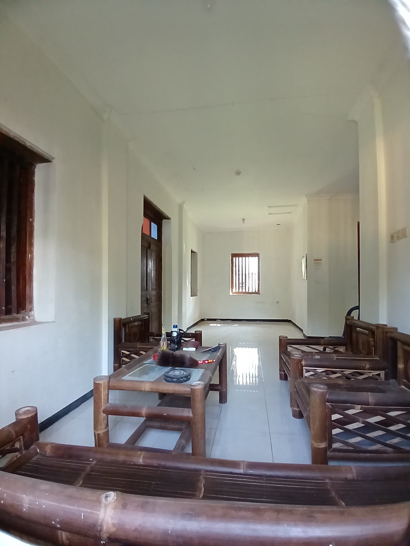 Rumah Dengan Halaman Luas Tanah Posisi Hook Berada di Bandung, Kutoarjo