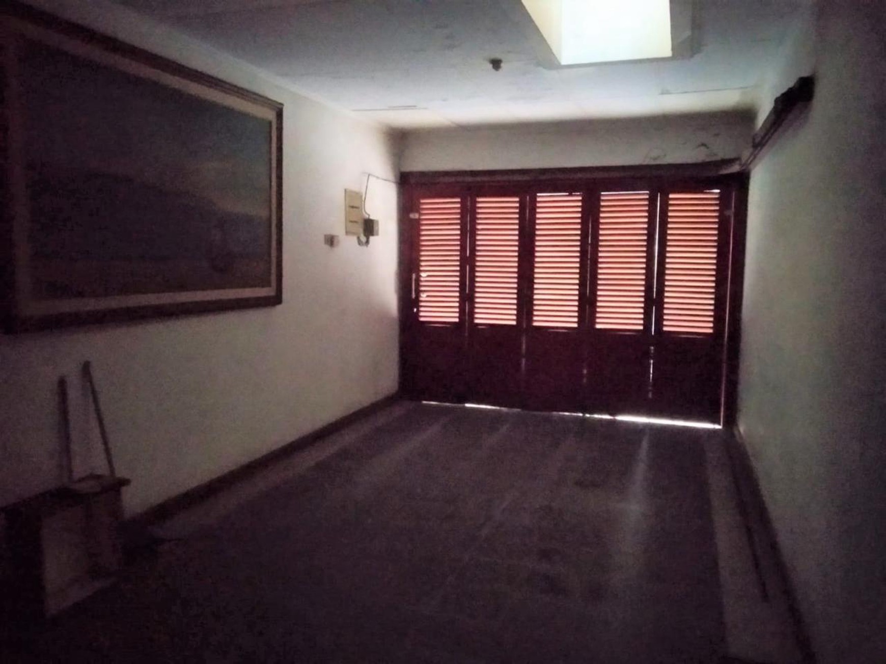Rumah Siap Huni dengan Hunian Nyaman dan Asri di Kebon Jeruk, Jakarta Barat