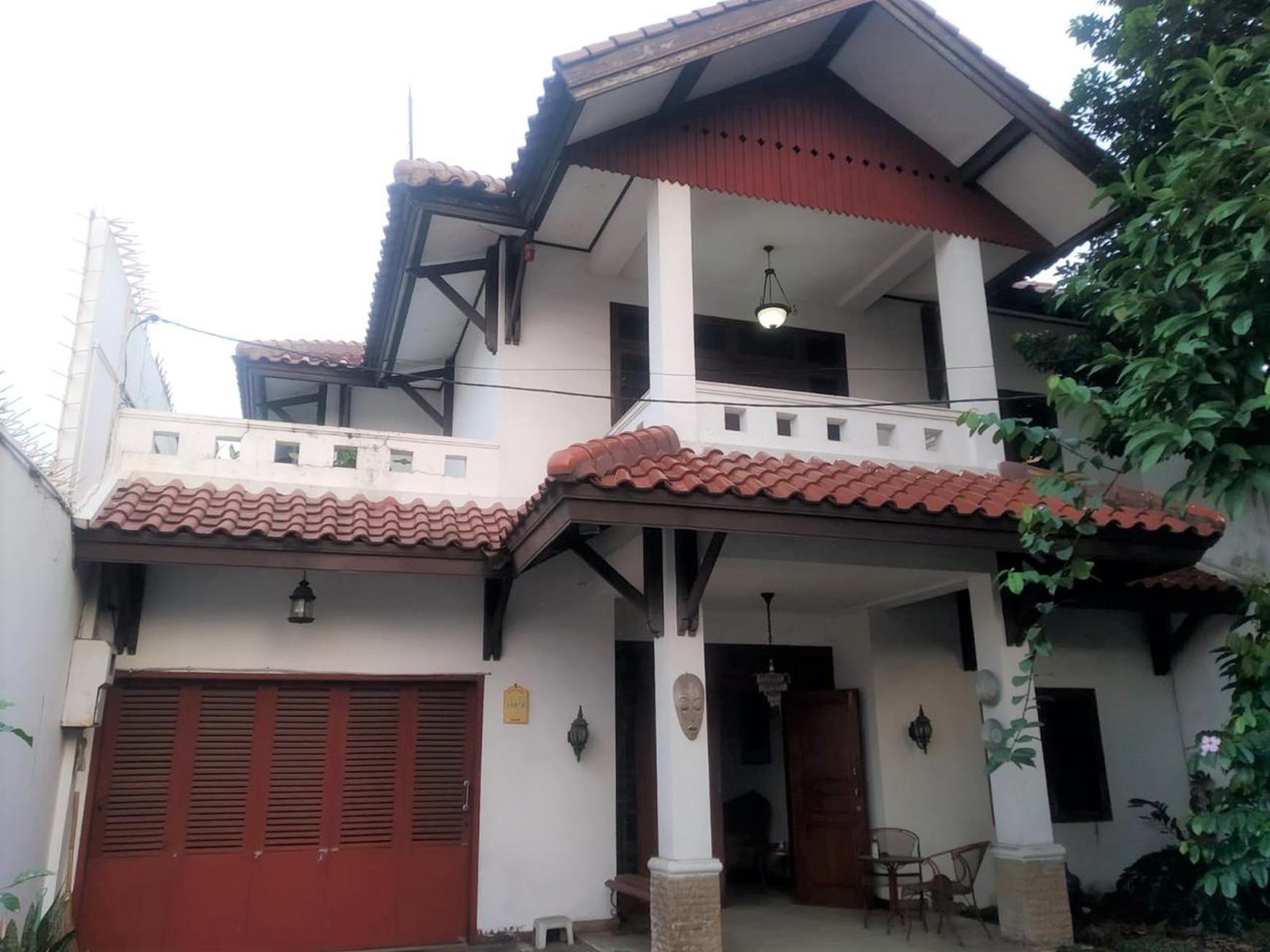 Rumah Siap Huni dengan Hunian Nyaman dan Asri di Kebon Jeruk, Jakarta Barat