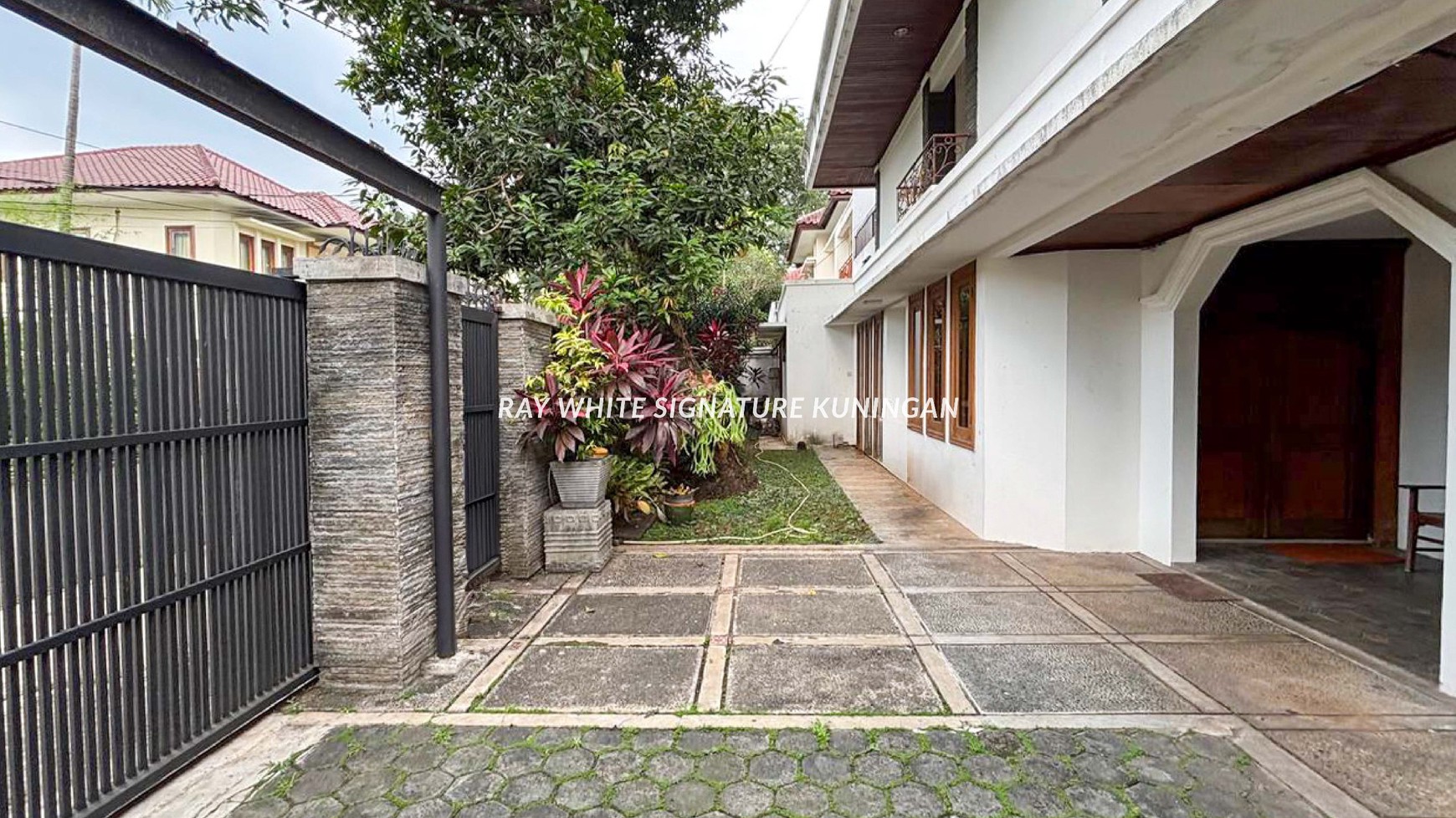 Dijual Rumah Hunian Lokasi Prime , Tenang Di Dukuh Patra