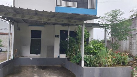 Rumah 2 Lantai Hook di Sawangan - Dekat Tol & Mal The Park, Harga 1 M-an