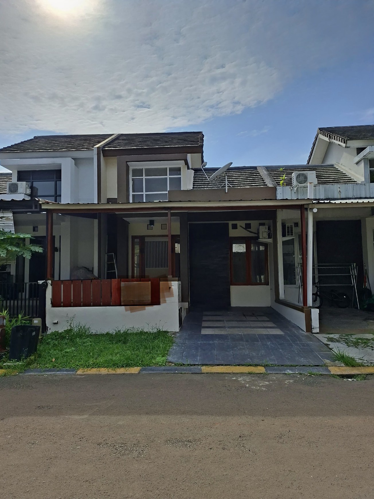 Rumah Siap Huni dengan Hunian Nyaman dan Asri di Sektor 9 Bintaro