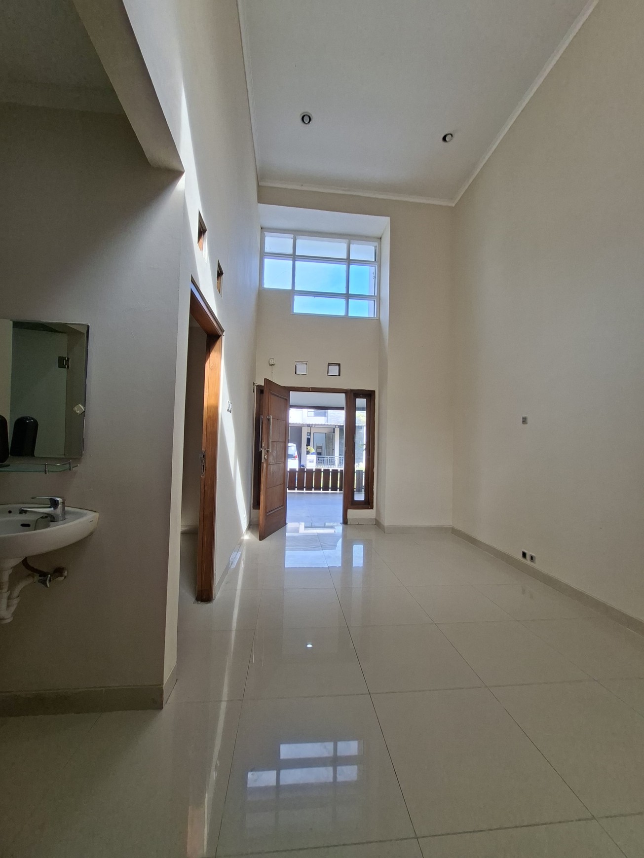 Rumah Siap Huni dengan Hunian Nyaman dan Asri di Sektor 9 Bintaro