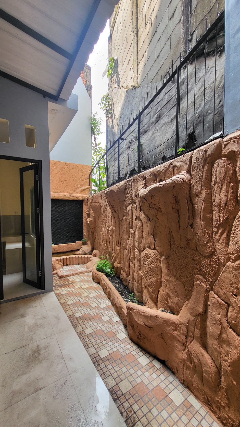 Rumah Minimalis Siap Huni di Taman Crysant BSD Dekat Sekolah