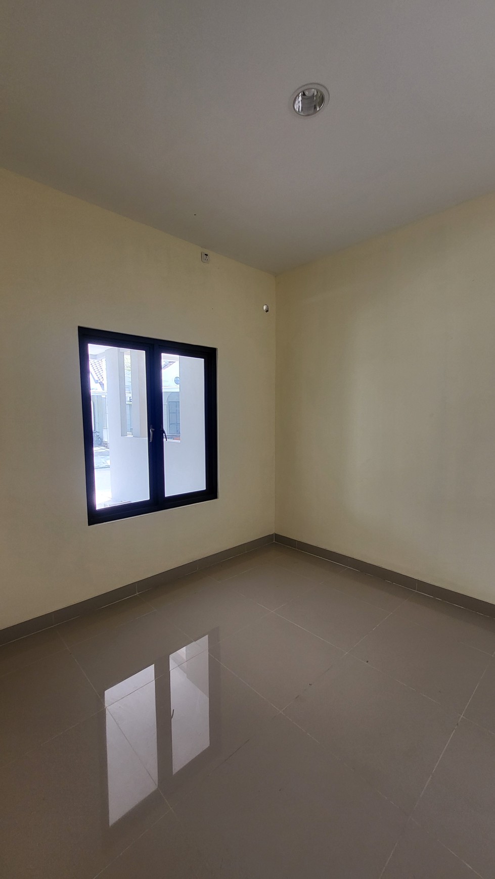 Rumah Minimalis Siap Huni di Taman Crysant BSD Dekat Sekolah