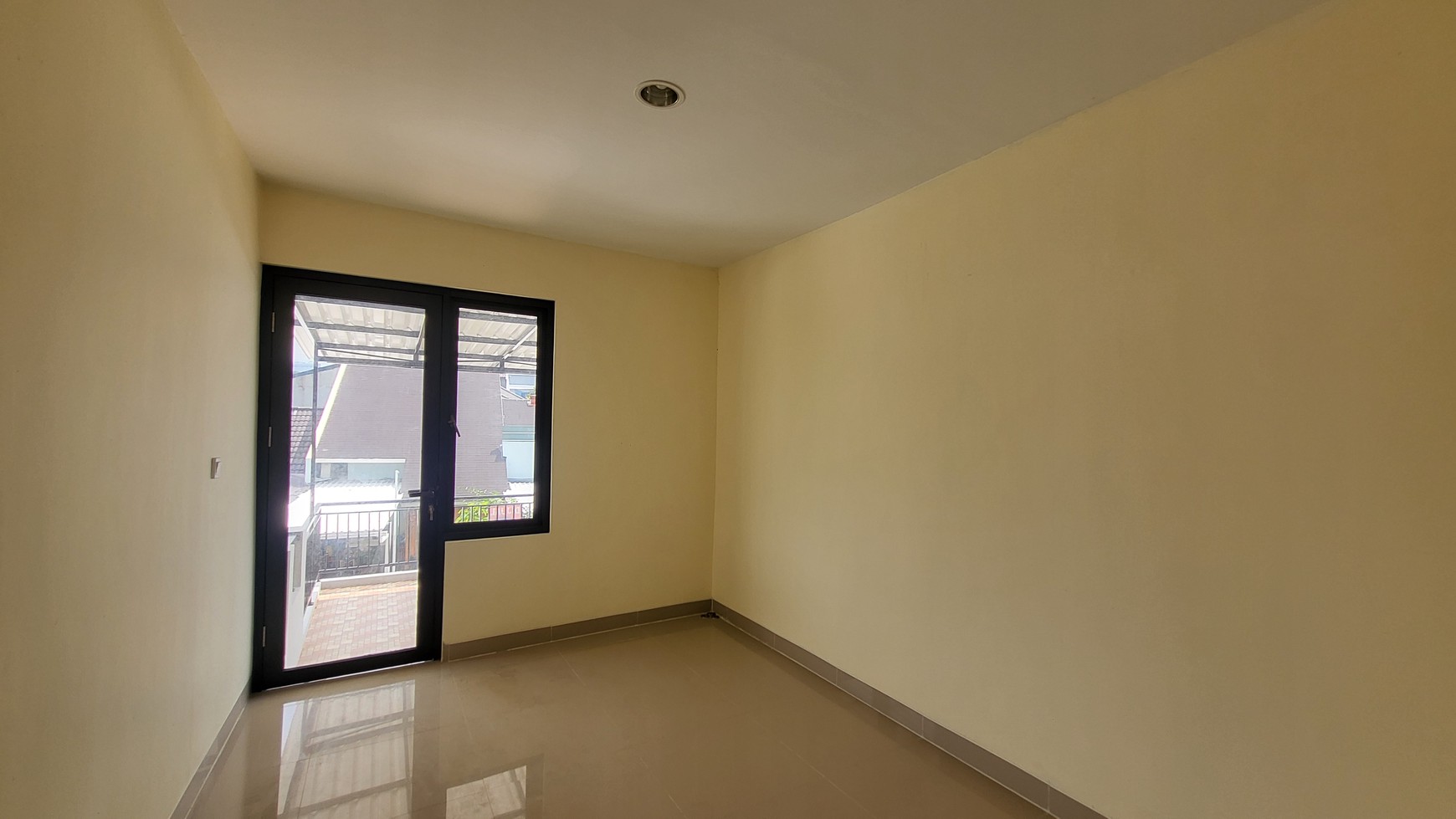 Rumah Minimalis Siap Huni di Taman Crysant BSD Dekat Sekolah