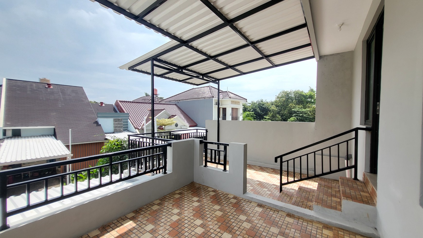 Rumah Minimalis Siap Huni di Taman Crysant BSD Dekat Sekolah