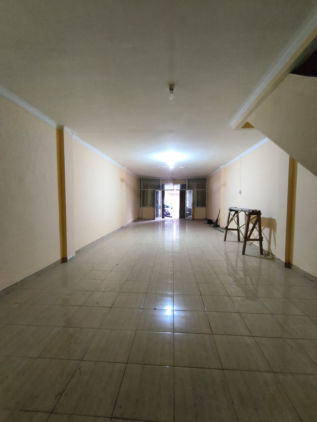 Ruko Dua Lantai Setengah di Bumi Kopo Kencana Bandung