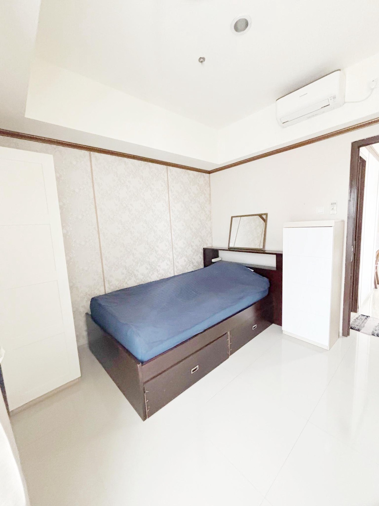 Rumah di Taman Senayan Bintaro siap huni dan terawat di Sektor 9