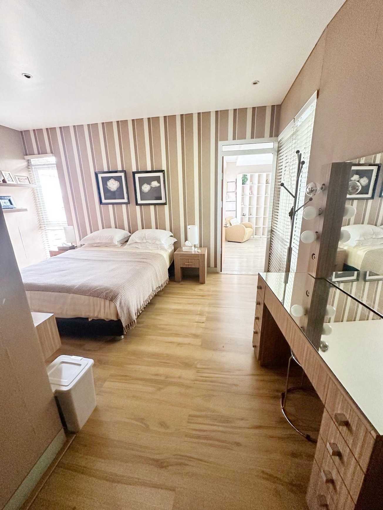 Rumah di Taman Senayan Bintaro siap huni dan terawat di Sektor 9