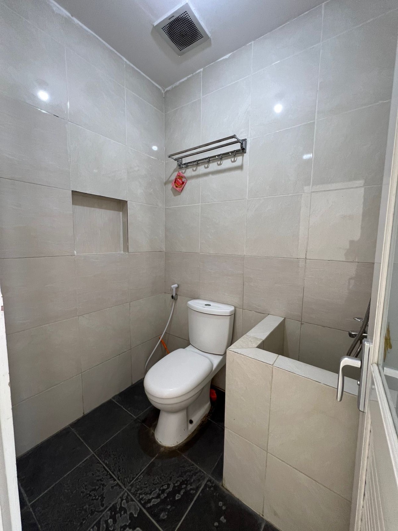 Rumah Djual di Green Mansion Regency Lontar Surabaya, Siap Huni