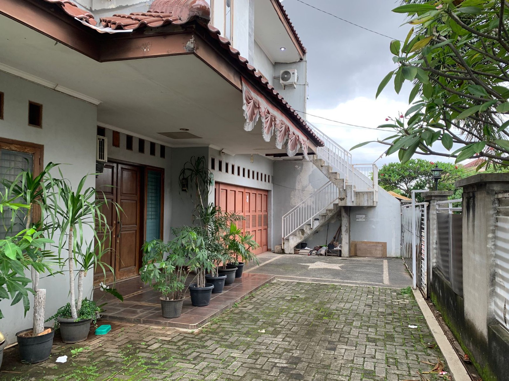 Nyaman Bebas Banjir Dekat Akses Halte BusWay TJ, Kampus Budi Luhur, Cipadu dan akses Toll Gate