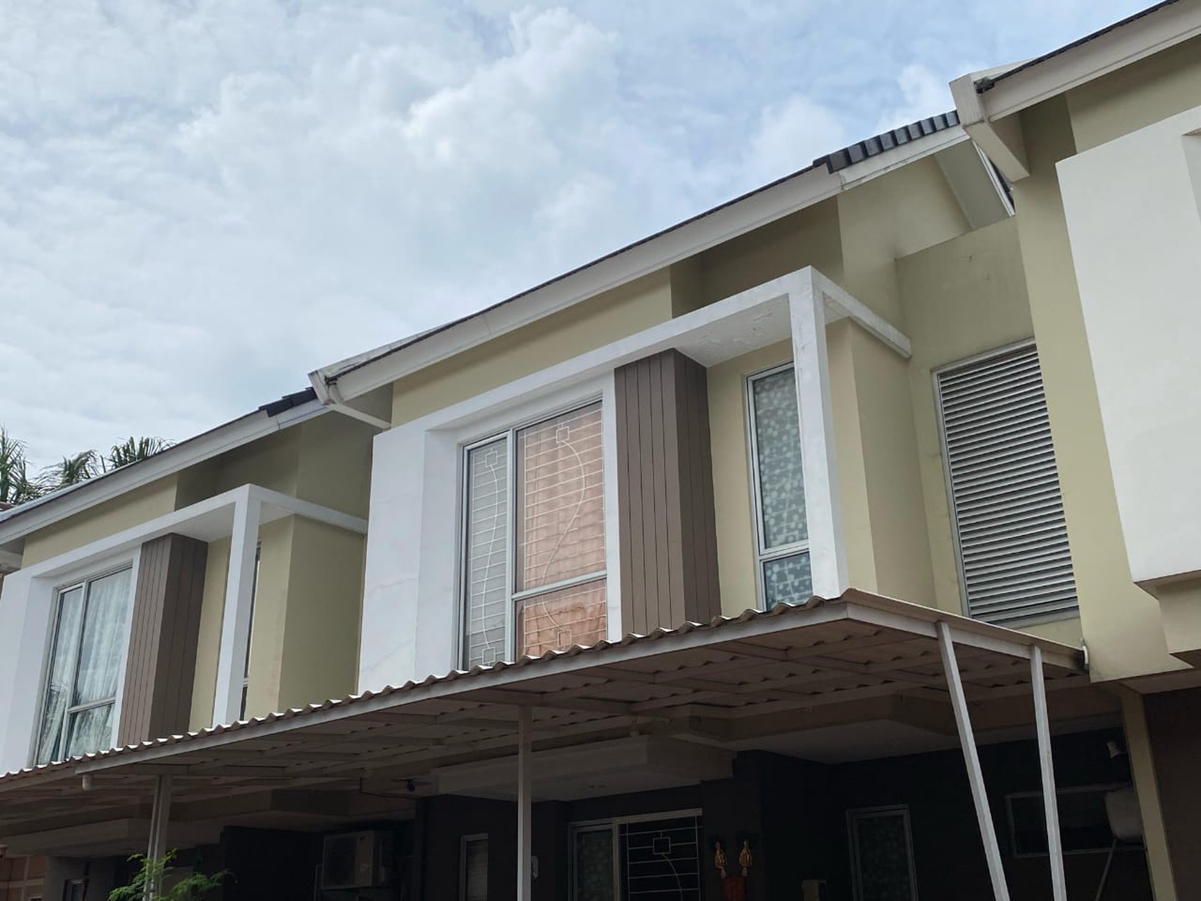 Dijual Cepat Rumah 2 Lantai. Lebar 7, Hanya 1.350 M Malibu Village Gading Serpong