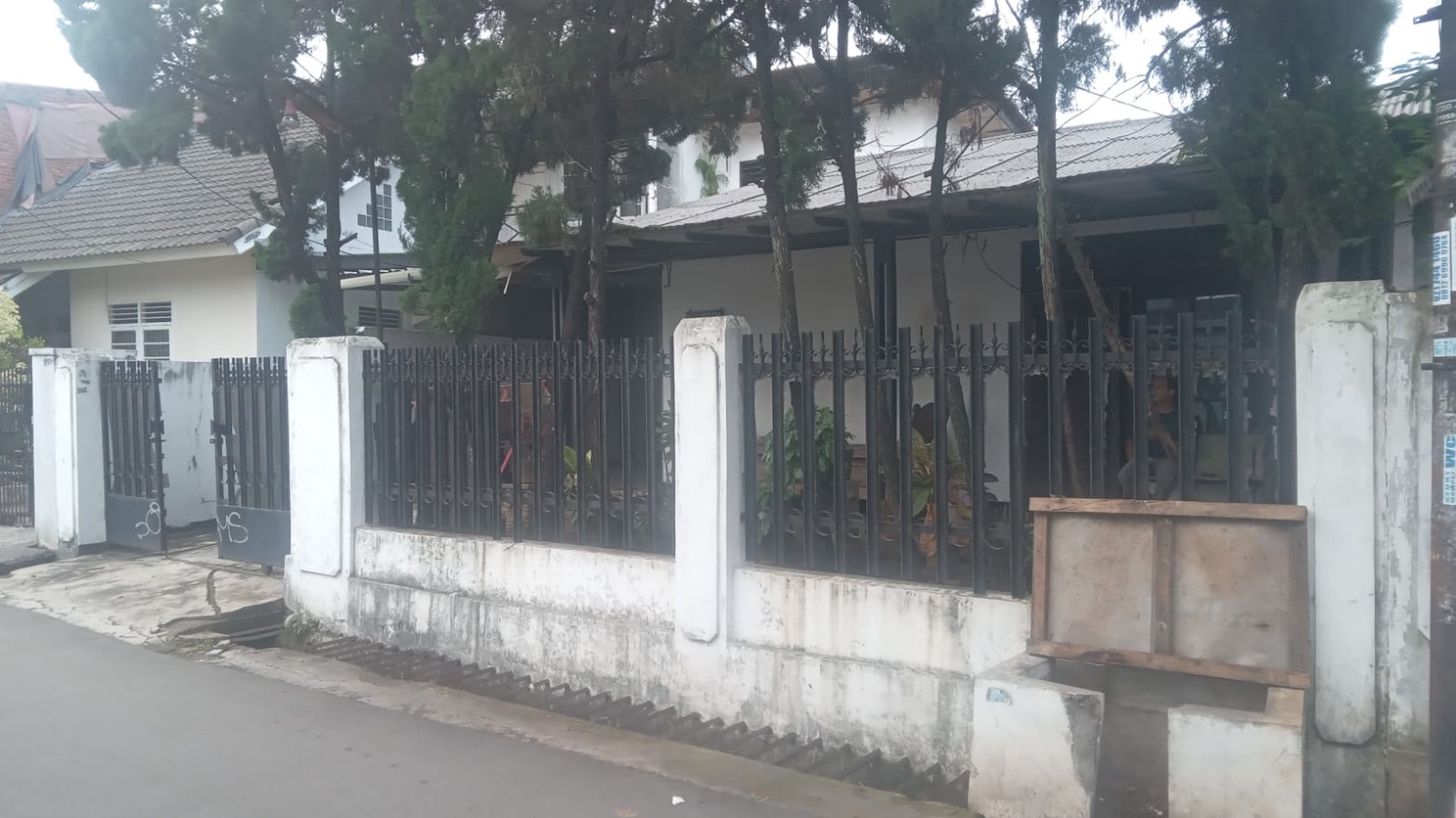 Rumah hitung tanah di Cipadu- Larangan.
