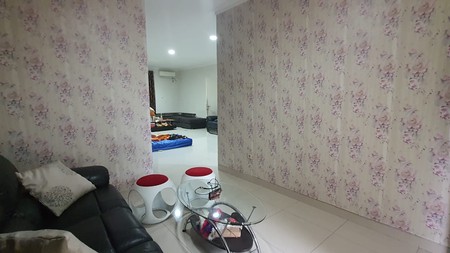 Rumah Boulevard di Kota Wisata, Cibubur