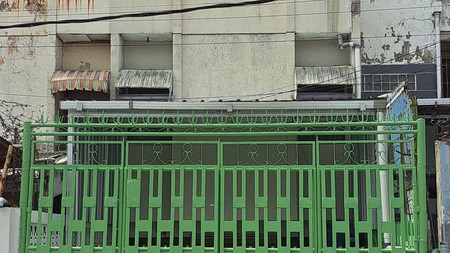 DIJUAL RUMAH PINGGIR JALAN DI KOTA BANDUNG STRATEGIS 