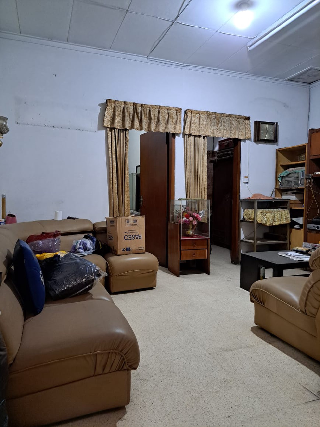 DIJUAL RUMAH PINGGIR JALAN DI KOTA BANDUNG STRATEGIS