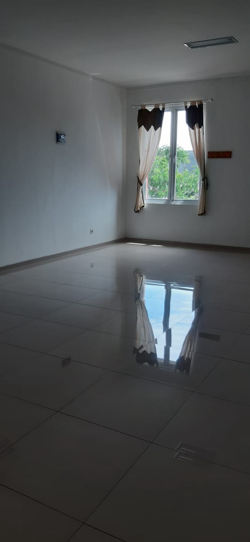 Disewakan: Ruko Graha Autopart Station Jl. Boulevard Graha Raya Tangerang