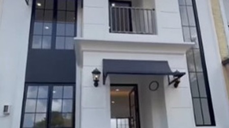 Rumah Siap Huni dengan Hunian Nyaman dan Asri di Bintaro Sektor 9