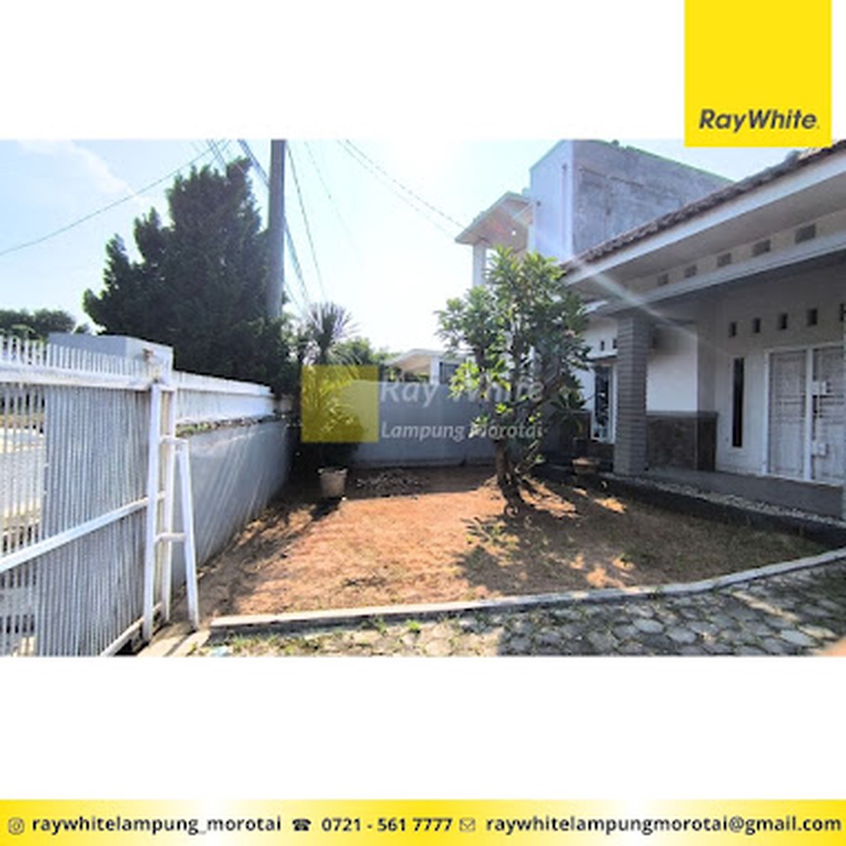 SEWA/JUAL Rumah Pinggir jalan Halaman Depan Belakang Luas