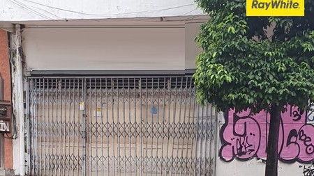 Disewakan Ruko 2 lantai di Jalan Praban Surabaya Pusat