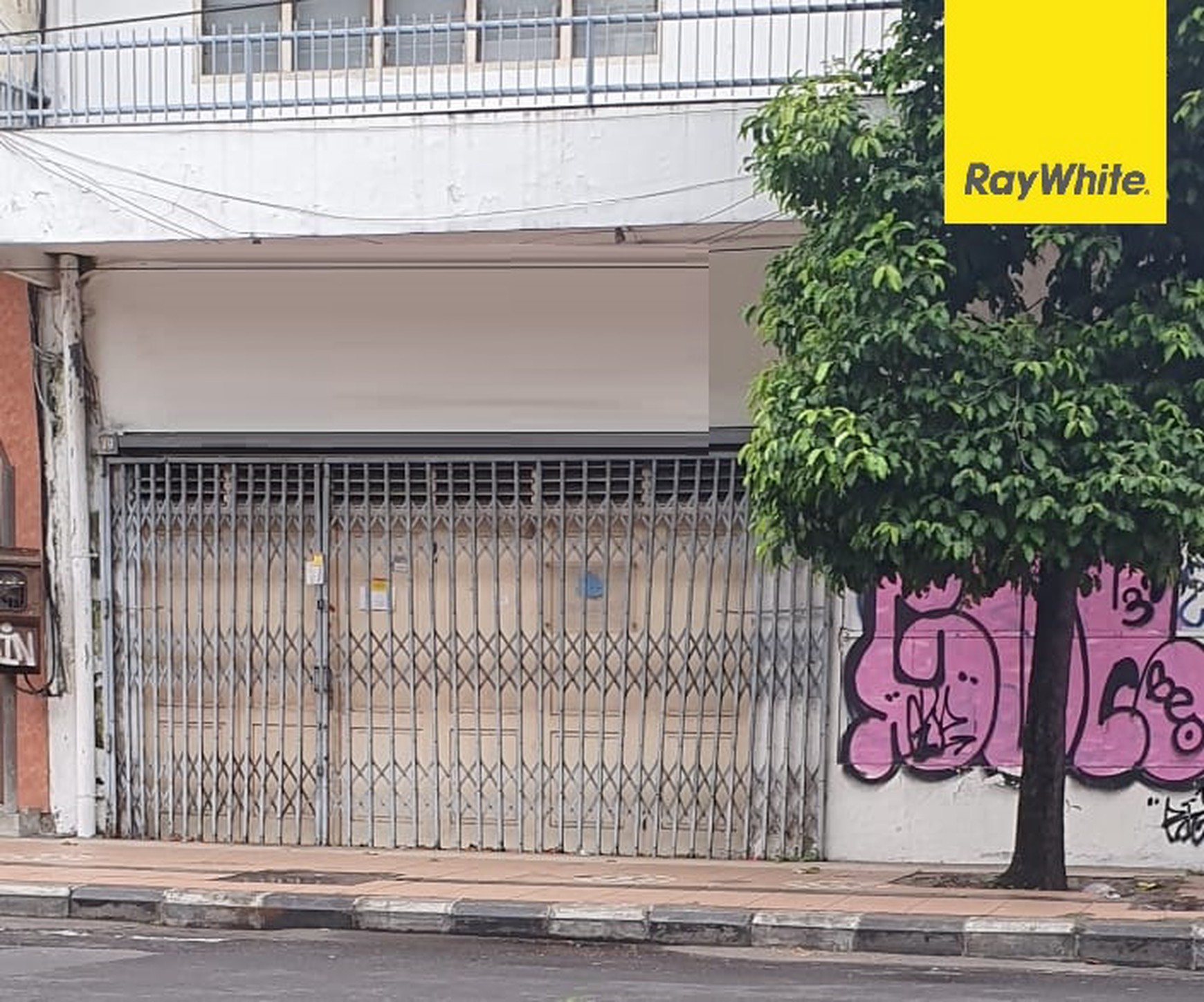Disewakan Ruko 2 lantai di Jalan Praban Surabaya Pusat
