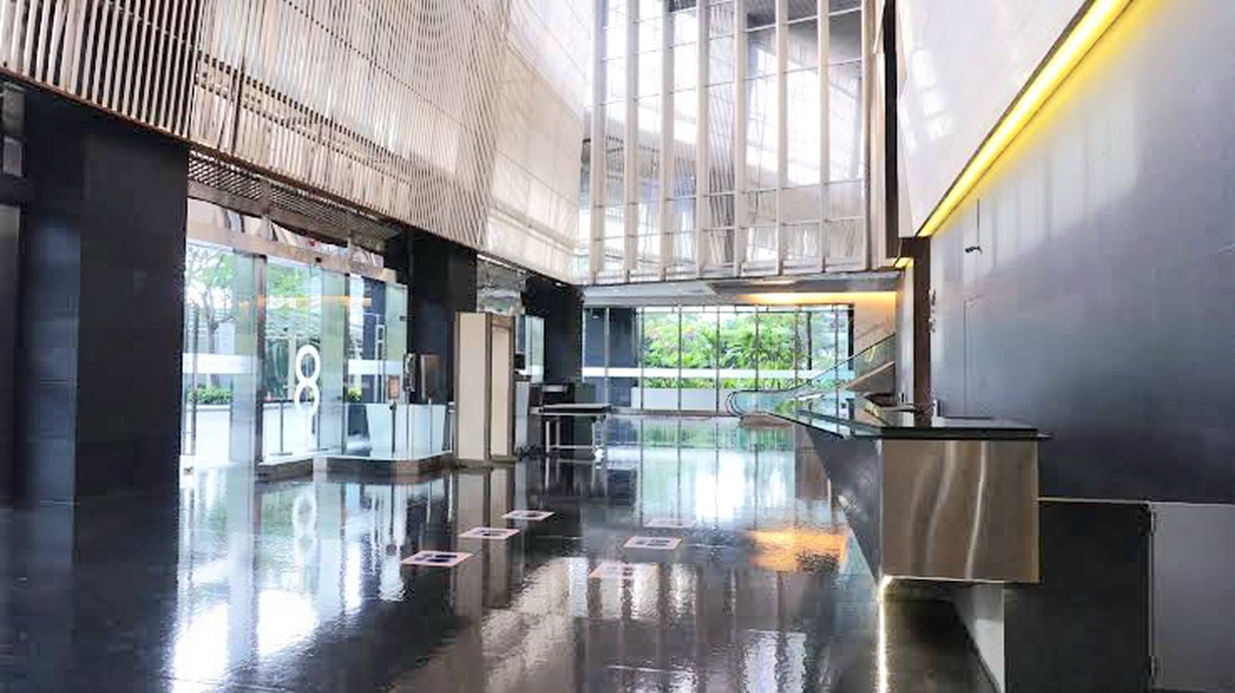 Office 8 Building Lantai 17, Jl Jend. Sudirman Senayan