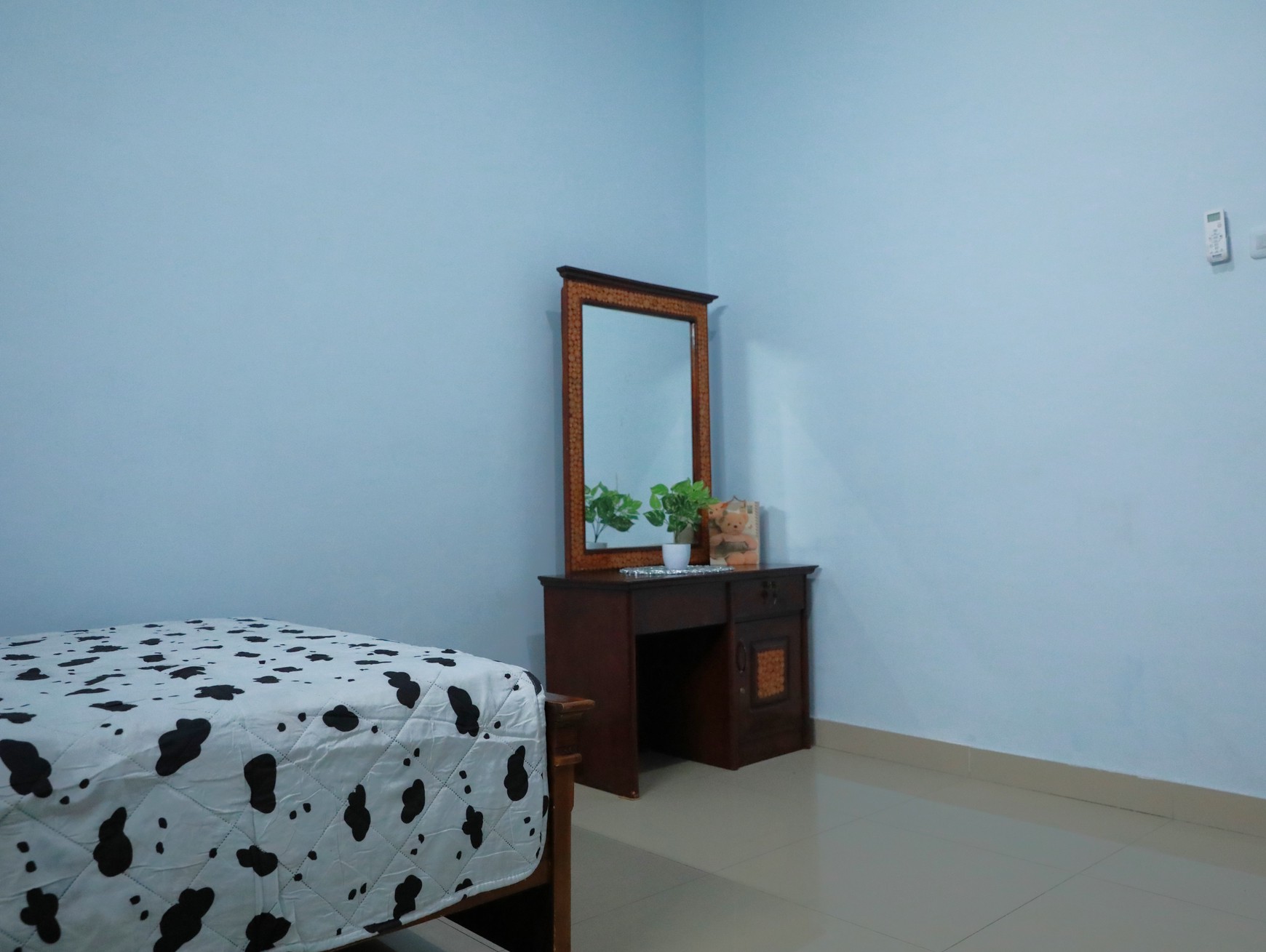 COZY 3-BEDROOM HOUSE, ONLY 5 MINUTES TO LOVINA BEACH