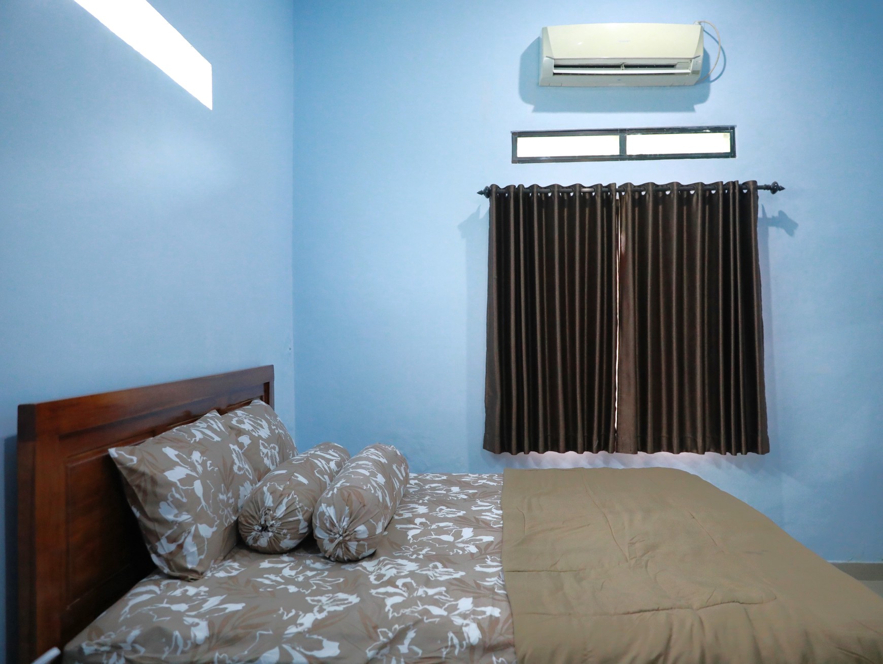 COZY 3-BEDROOM HOUSE, ONLY 5 MINUTES TO LOVINA BEACH