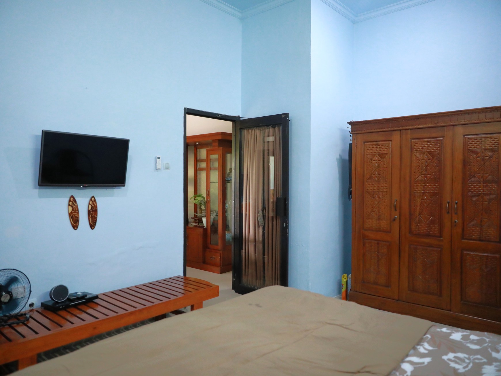COZY 3-BEDROOM HOUSE, ONLY 5 MINUTES TO LOVINA BEACH