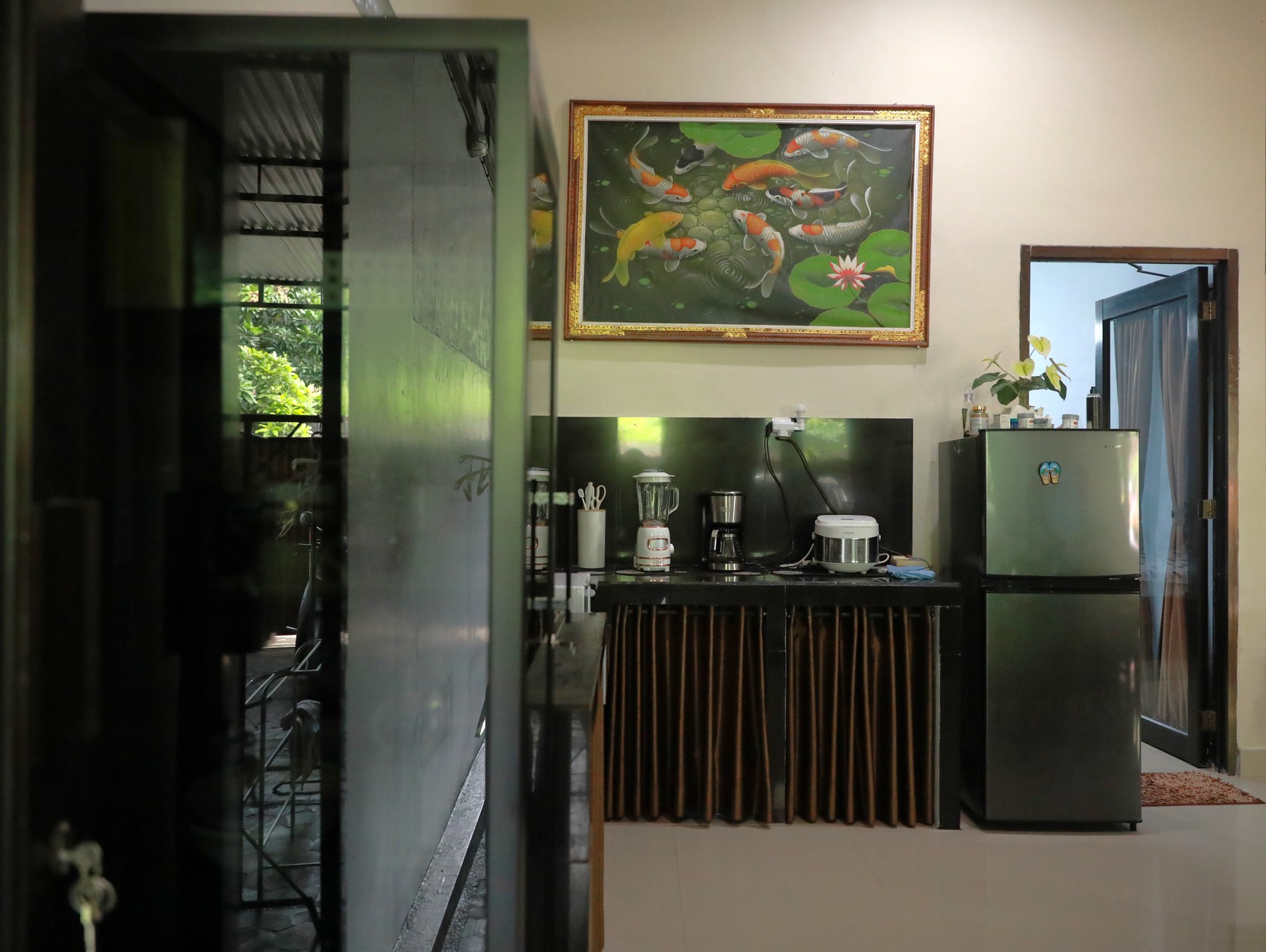 COZY 3-BEDROOM HOUSE, ONLY 5 MINUTES TO LOVINA BEACH